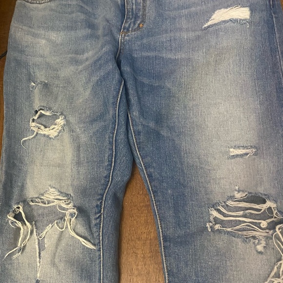 Neuw ripped jeans with distressed bottom - Picture 3 of 5